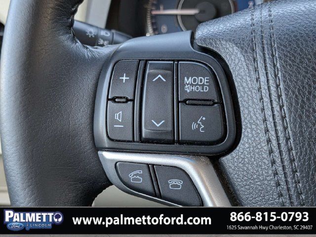 Used 2016 Toyota Sienna XLE FWD image 26
