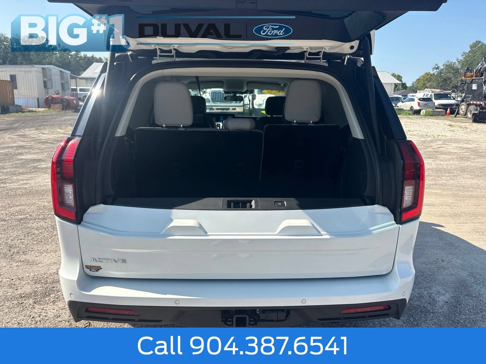 New 2026 Ford Expedition Active RWD image 7