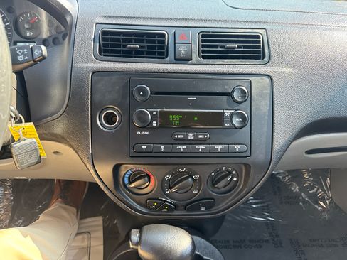 Used 2007 Ford Focus S FWD image 20
