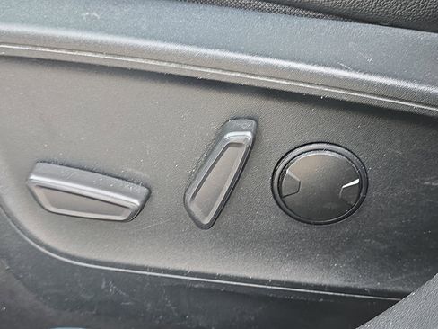 Used 2020 Ford Escape Titanium w/ Titanium Premium Package 2.0 image 12