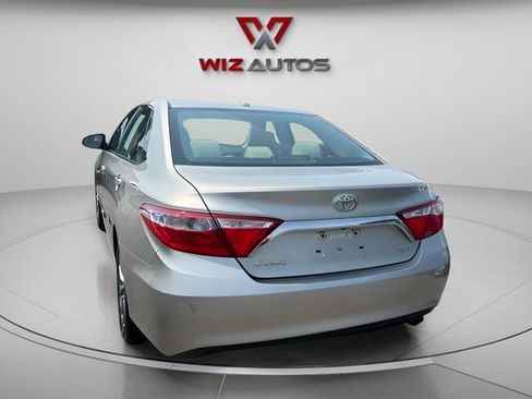 Used 2015 Toyota Camry XLE w/ Moonroof Package FWD image 3