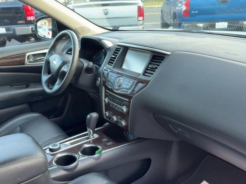 Used 2016 Nissan Pathfinder SL w/ SL Premium Package image 16