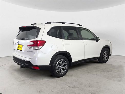 Used 2021 Subaru Forester Premium image 5