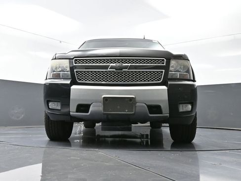 Used 2011 Chevrolet Suburban LT image 27