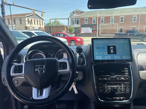 Used 2019 Dodge Grand Caravan GT FWD image 14