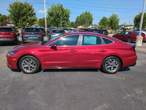Used 2023 Hyundai Sonata SEL FWD image 2
