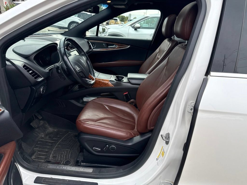 Used 2016 Lincoln MKX Reserve AWD/4WD image 6