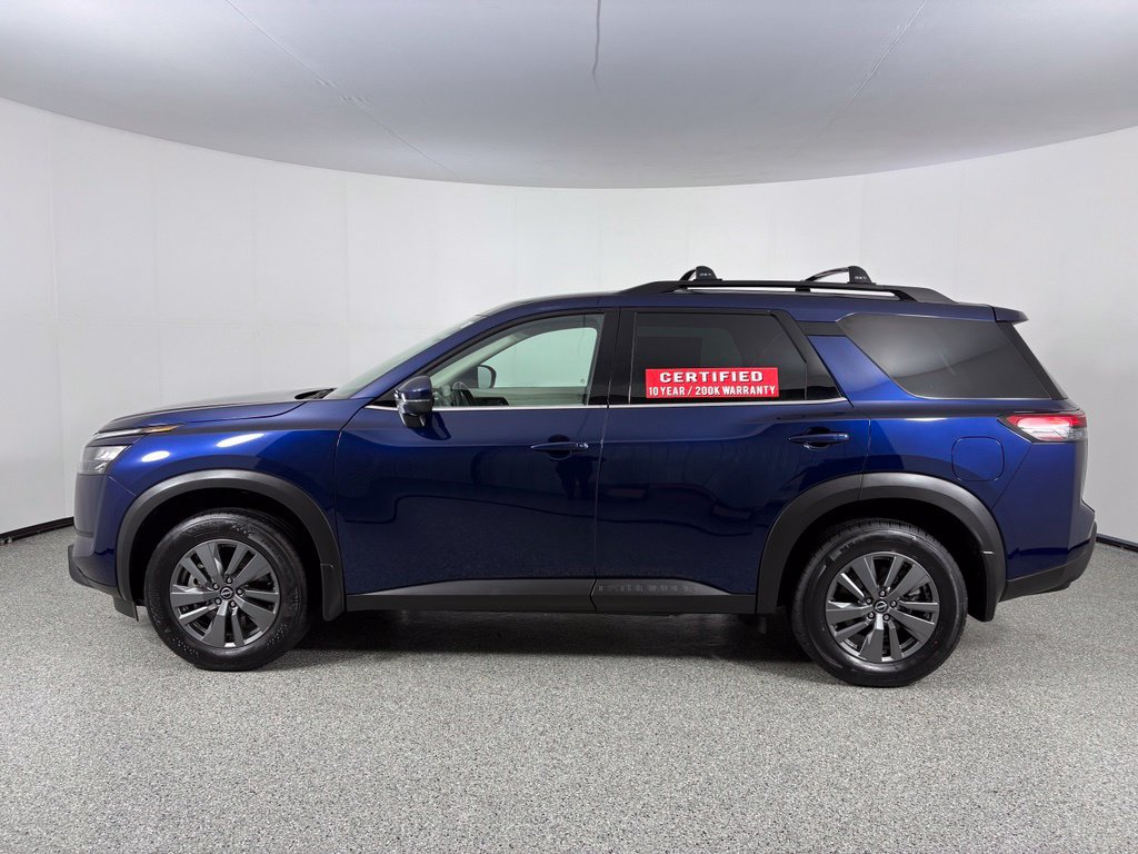 Used 2025 Nissan Pathfinder SV w/ Black Appearance Package AWD/4WD image 4