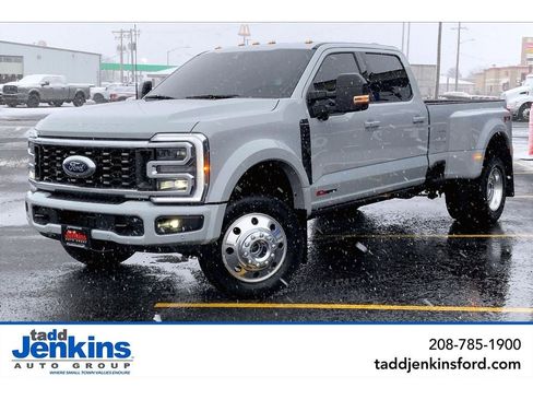 Used 2025 Ford F450 Platinum w/ FX4 Off-Road Package image 1
