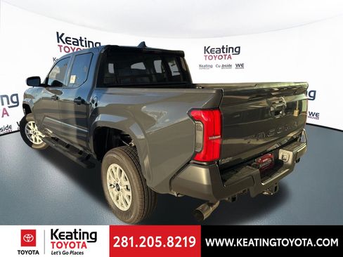 Used 2025 Toyota Tacoma SR image 5