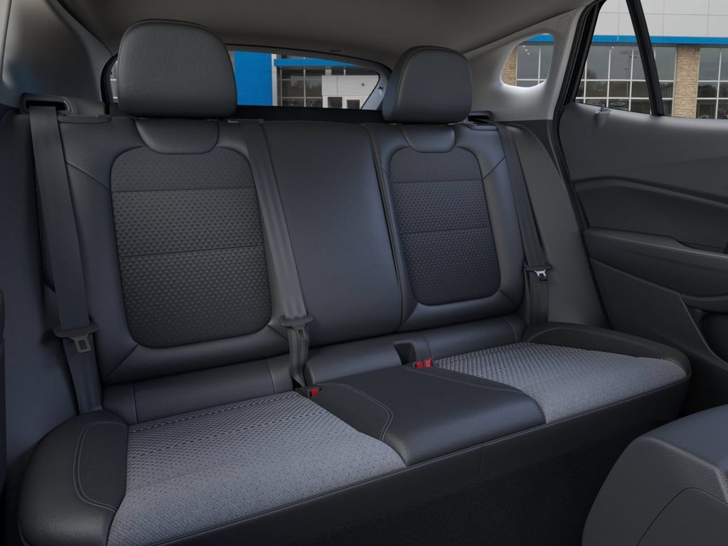 New 2026 Chevrolet Trax LT w/ Sunroof Package FWD image 17