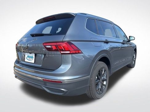 Used 2024 Volkswagen Tiguan SE image 6
