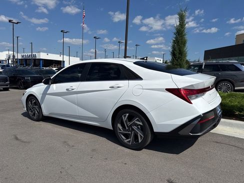 New 2025 Hyundai Elantra Limited image 5