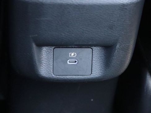 Used 2024 Nissan Versa SR FWD image 21