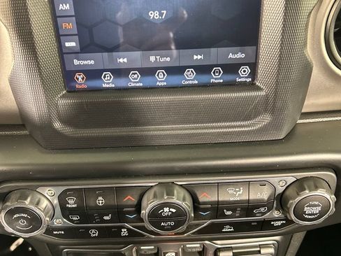 Used 2020 Jeep Gladiator Sport w/ Quick Order Package 24S AWD/4WD image 15