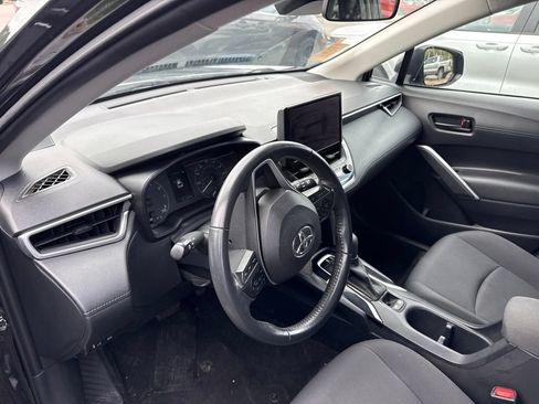 Used 2023 Toyota Corolla Cross LE FWD image 9