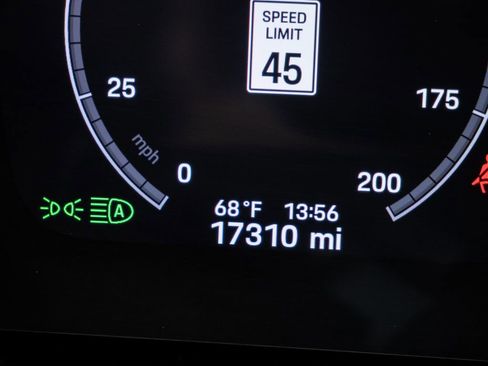 Certified 2025 Porsche Cayenne GTS AWD/4WD image 12