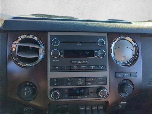 Used 2012 Ford F250 Lariat w/ Lariat Interior Pkg image 16