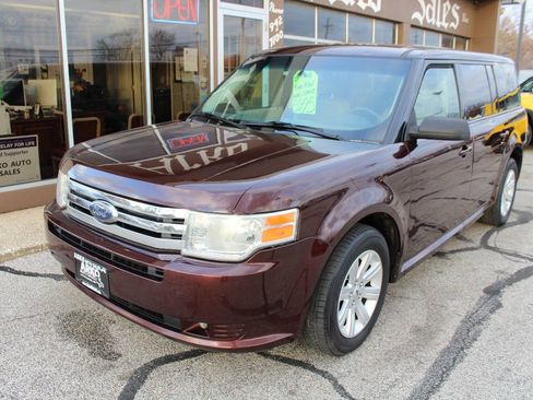 Used 2009 Ford Flex SE image 2