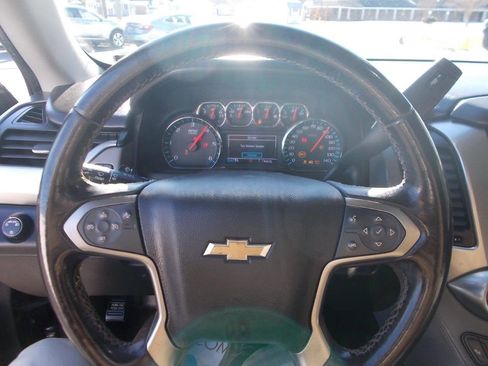 Used 2018 Chevrolet Suburban LT image 21