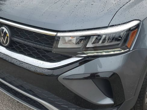 Certified 2023 Volkswagen Taos SE FWD image 12