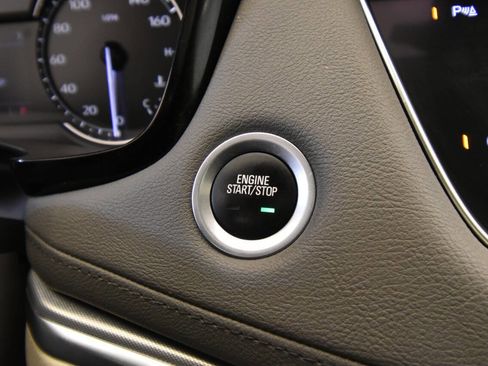 Used 2020 Cadillac XT5 Premium Luxury image 25