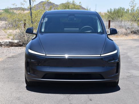 Used 2026 Tesla Model Y 2WD image 2