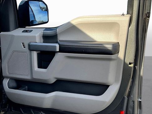 Used 2015 Ford F150 XLT w/ Equipment Group 301A Mid image 17