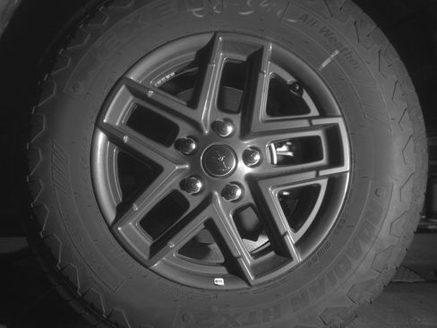 Used 2025 Jeep Wrangler Sport S image 14