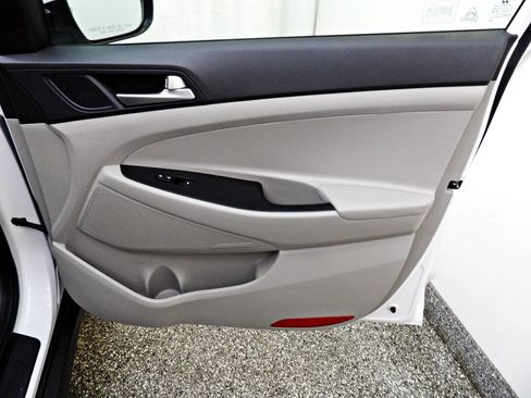 Used 2019 Hyundai Tucson SE image 11