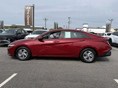 Certified 2024 Hyundai Elantra SE FWD image 6