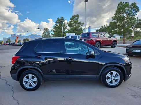 Used 2019 Chevrolet Trax LT FWD image 4