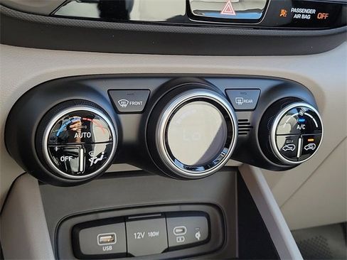 New 2026 Hyundai Venue SEL image 11