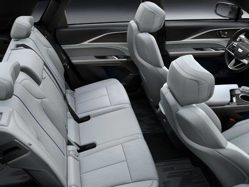 New 2026 Cadillac Lyriq Luxury image 37