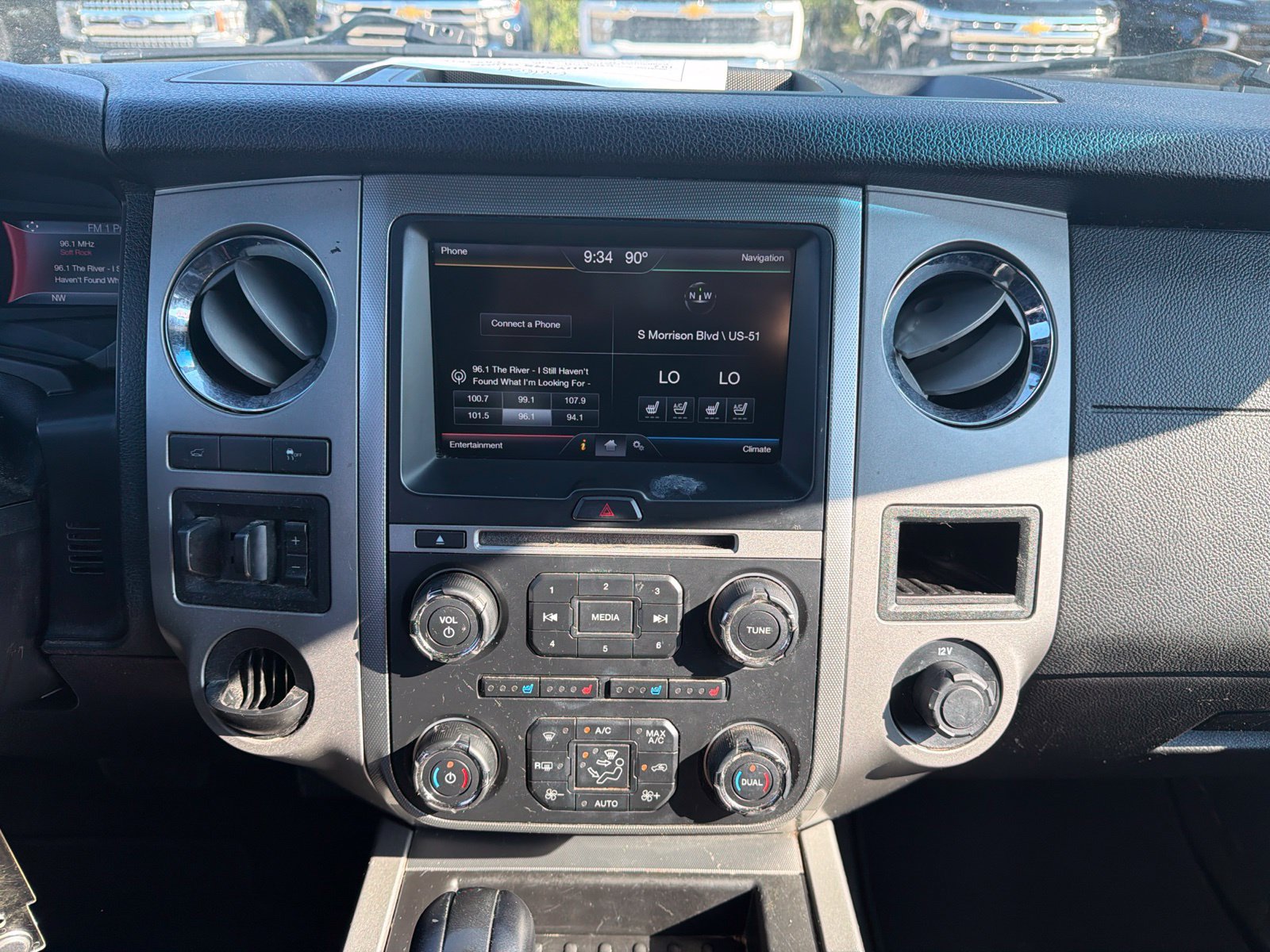 Used 2015 Ford Expedition XLT w/ Equipment Group 202A RWD image 10