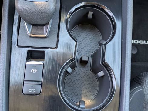 Used 2025 Nissan Rogue SV FWD image 29