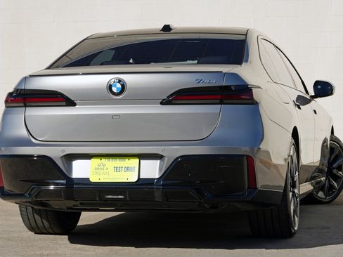 Used 2023 BMW 740i RWD image 5