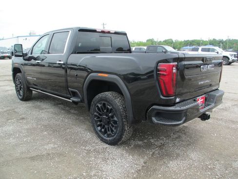 New 2026 GMC Sierra 2500 Denali Ultimate AWD/4WD image 7