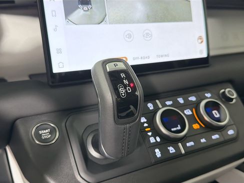 Certified 2025 Land Rover Defender 90 S image 18