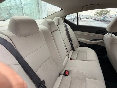 Used 2025 Nissan Altima 2.5 SV FWD image 21