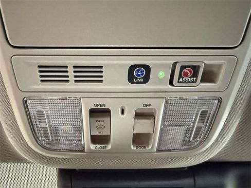 Used 2020 Honda Accord Touring image 27