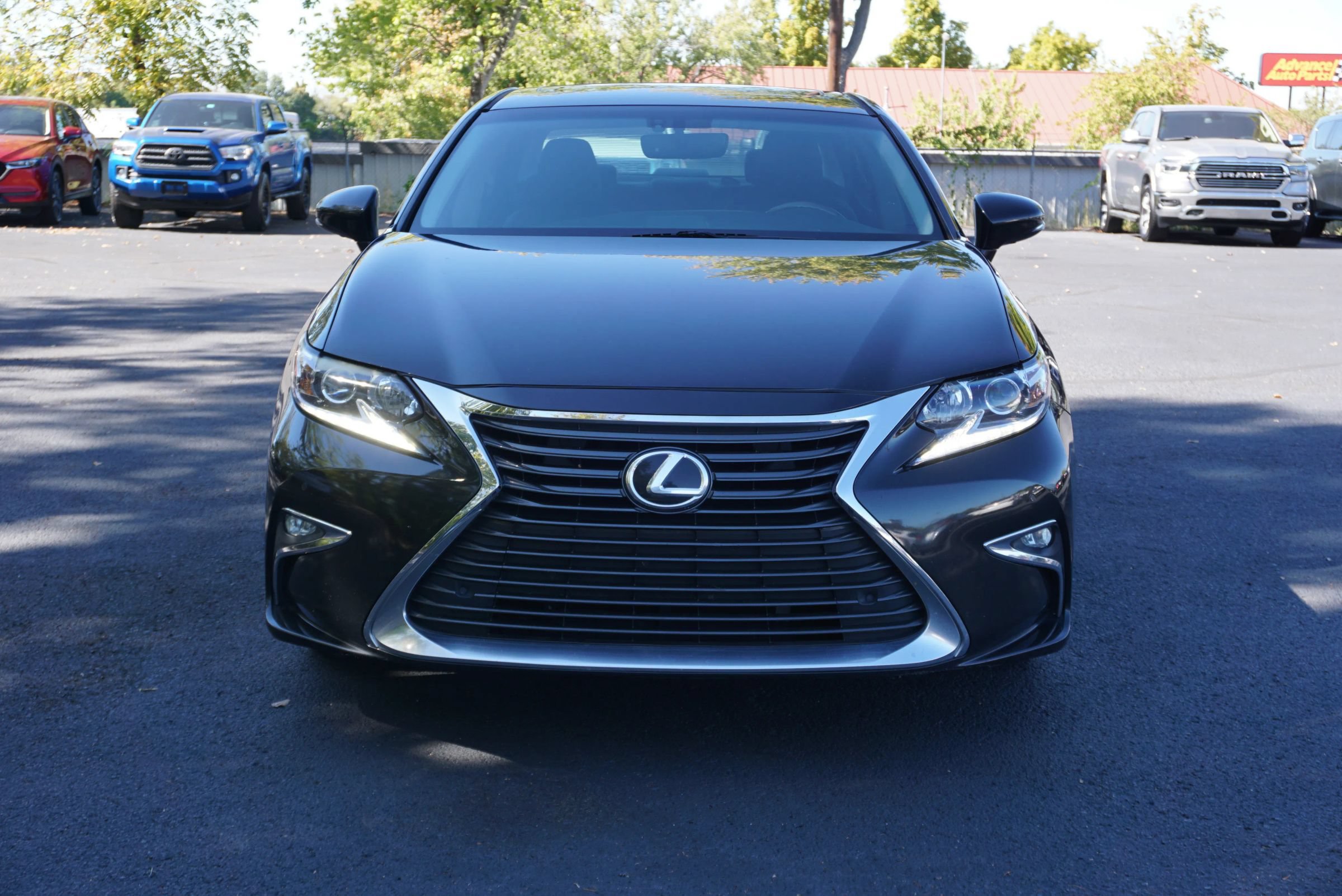 Used 2016 Lexus ES 350 w/ Premium Package w/Wood Trim FWD image 2