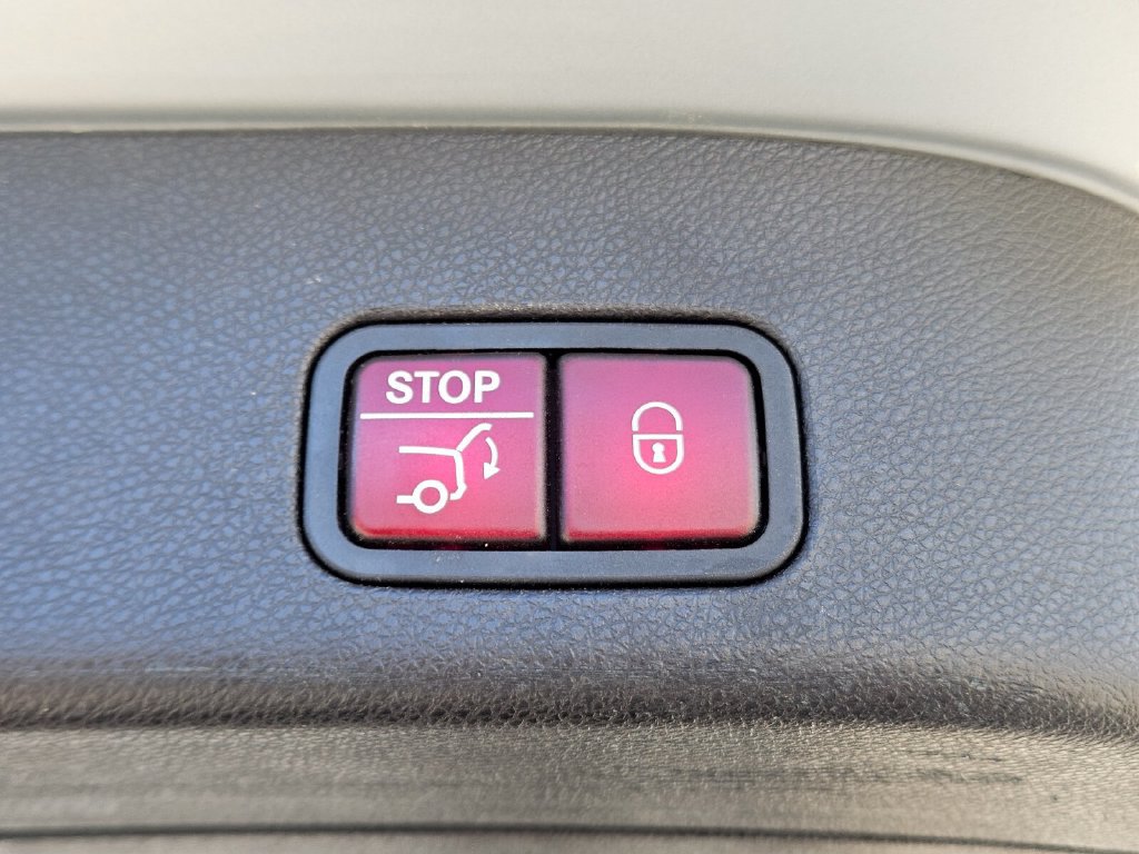 Used 2017 Mercedes-Benz GLS 450 4MATIC image 35