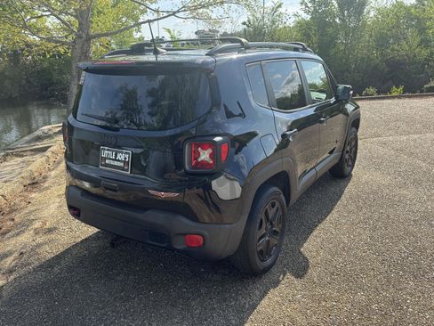 Used 2018 Jeep Renegade Trailhawk image 5