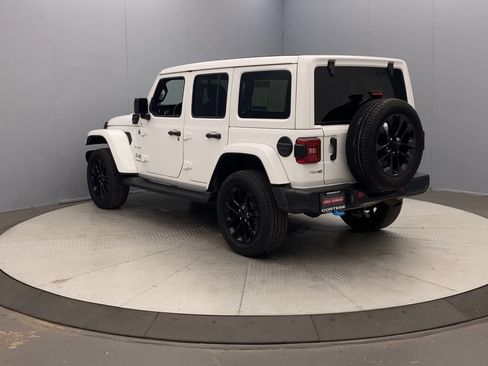 Used 2022 Jeep Wrangler Unlimited Sahara w/ Cold Weather Group AWD/4WD image 3