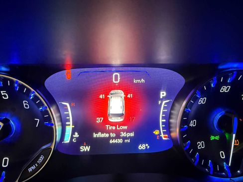 Used 2020 Chrysler Pacifica Limited FWD image 35