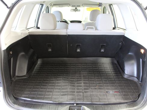 Used 2015 Subaru Forester 2.5i w/ Alloy Wheel Package image 26