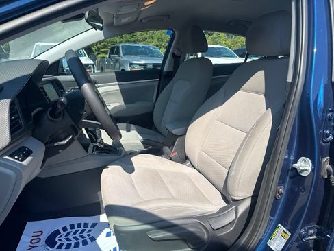 Used 2019 Hyundai Elantra SEL FWD image 9