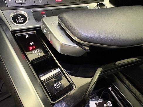 Used 2022 Audi e-tron Premium AWD/4WD image 31