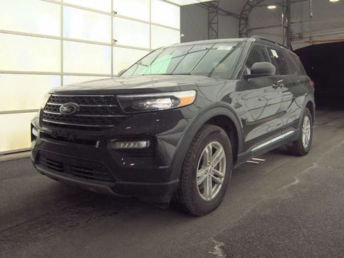 Used 2023 Ford Explorer XLT w/ Equipment Group 202A image 1